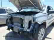 2022 Chevrolet Silverado 1500 Custom z VIN 1GCPWBEK0NZ221605, wystawiony jako IAAI lot #42492573 z przebiegiem 46 916 mil mil oraz . Historia ofert i sprzedaży dostępna na DreamBid. Obrazek 6.