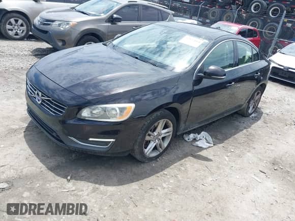 2015 Volvo S60 T5 Premier с VIN YV1612TK4F1353628, выставлен на аукционе IAAI как лот 42437664 с пробегом 184 076 миль миль и . История ставок и продаж доступна на DreamBid. Изображение 17.