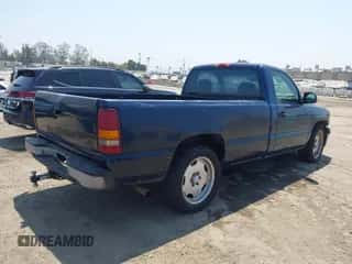 2000 Chevrolet Silverado 1500 LS z VIN 1GCEC14T6YE353090, wystawiony jako IAAI lot #42979490 z przebiegiem 241 092 mil mil oraz . Historia ofert i sprzedaży dostępna na DreamBid. Obrazek 4.