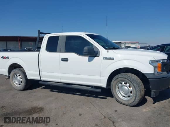 2018 Ford F-150 XL z VIN 1FTFX1EG0JKE25533, wystawiony jako IAAI lot #43420431 z przebiegiem 49 622 mil mil oraz . Historia ofert i sprzedaży dostępna na DreamBid. Obrazek 13.
