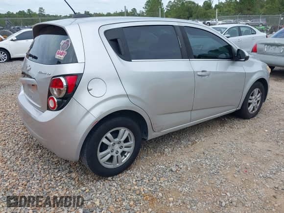2015 Chevrolet Sonic LT with VIN 1G1JC6SH9F4164469, listed as a IAAI auction lot 43348968 with 193,513 mi miles and . Bid and sale history available at DreamBid. Image 4.