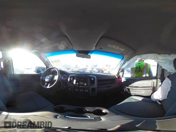 2017 Ram 1500 Tradesman z VIN 1C6RR6FT3HS590509, wystawiony jako IAAI lot #43129190 z przebiegiem 88 429 mil mil oraz . Historia ofert i sprzedaży dostępna na DreamBid. Obrazek 18.