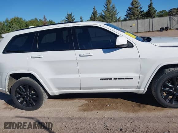 2018 Jeep Grand Cherokee Upland с VIN 1C4RJFAG0JC240927, выставлен на аукционе IAAI как лот 43401122 с пробегом 132 017 миль миль и . История ставок и продаж доступна на DreamBid. Изображение 13.