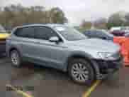 2020 Volkswagen Tiguan S с VIN 3VV1B7AX3LM127590, выставлен на аукционе IAAI как лот 40852532 с пробегом 62 465 миль миль и . История ставок и продаж доступна на DreamBid. Изображение 13.