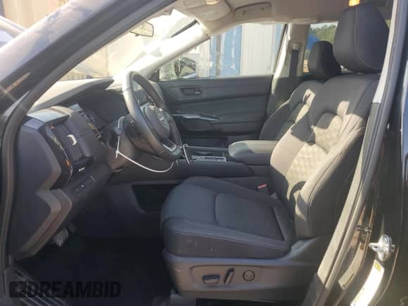 2024 Nissan Pathfinder SV с VIN 5N1DR3BA8RC259888, выставлен на аукционе Copart как лот 72054595 с пробегом 46 275 миль миль и Чистый • Clean title. История ставок и продаж доступна на DreamBid. Изображение 7.