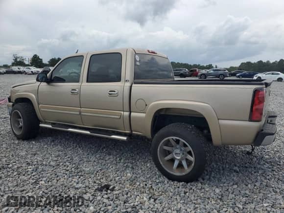 2007 Chevrolet Silverado 1500 LS with VIN 2GCEC13V071126271, listed as a Copart auction lot 68864375 with 155,833 mi miles and Salvage title. Bid and sale history available at DreamBid. Image 2.