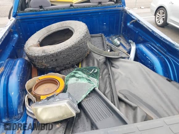 2003 Chevrolet Silverado 1500 с VIN 2GCEK19V531170240, выставлен на аукционе IAAI как лот 42773171 с пробегом 153 185 миль миль и . История ставок и продаж доступна на DreamBid. Изображение 12.