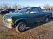 1995 Dodge Dakota z VIN 1B7GG23Y6SW902465, wystawiony jako Copart lot #44148865 z przebiegiem 174 126 mil mil oraz Czysty tytuł • Clean title. Historia ofert i sprzedaży dostępna na DreamBid. Obrazek 1.