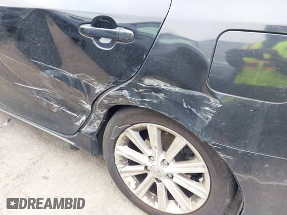 2013 Toyota Camry LE z VIN 4T1BD1FK5DU071300, wystawiony jako IAAI lot #43333370 z przebiegiem 175 536 mil mil oraz . Historia ofert i sprzedaży dostępna na DreamBid. Obrazek 6.