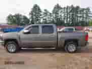 2013 Chevrolet Silverado 1500 LS z VIN 3GCPCREA1DG329917, wystawiony jako IAAI lot #42269536 z przebiegiem 151 636 mil mil oraz . Historia ofert i sprzedaży dostępna na DreamBid. Obrazek 14.