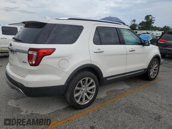 2017 Ford Explorer Limited z VIN 1FM5K8F8XHGC35774, wystawiony jako Copart lot #70104315 z przebiegiem 109 548 mil mil oraz Czysty tytuł • Clean title. Historia ofert i sprzedaży dostępna na DreamBid. Obrazek 3.