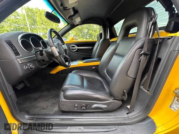 2004 Chevrolet SSR LS с VIN 1GCES14P24B106425, выставлен на аукционе Copart как лот 65841475 с пробегом 87 661 миль миль и Чистый • Clean title. История ставок и продаж доступна на DreamBid. Изображение 6.