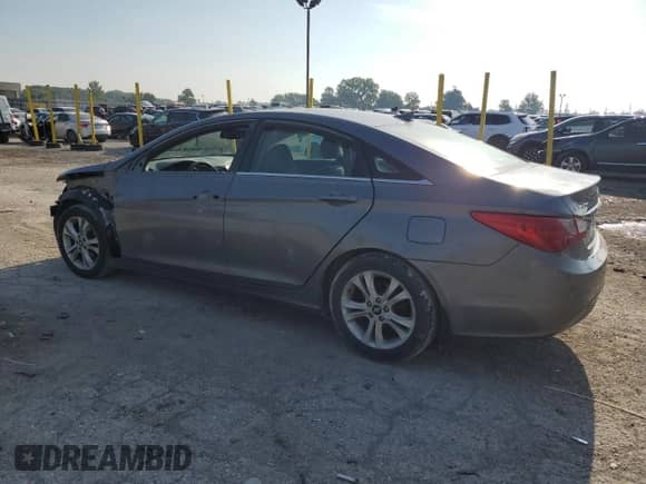 2013 Hyundai Sonata GLS z VIN 5NPEB4AC0DH765427, wystawiony jako Copart lot #64684245 z przebiegiem 121 838 mil mil oraz Szkoda całkowita • Salvage title. Historia ofert i sprzedaży dostępna na DreamBid. Obrazek 2.