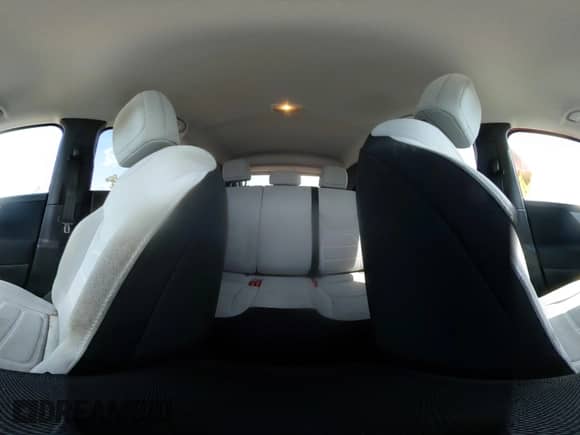 2018 Jeep Renegade Latitude с VIN ZACCJBBB5JPH73353, выставлен на аукционе IAAI как лот 42812392 с пробегом 135 998 миль миль и . История ставок и продаж доступна на DreamBid. Изображение 18.