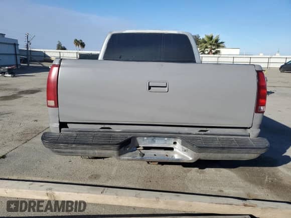 1995 GMC Sierra 1500 z VIN 2GTEC19K1S1532470, wystawiony jako Copart lot #44552745 z przebiegiem 213 639 mil mil oraz Szkoda całkowita • Salvage title. Historia ofert i sprzedaży dostępna na DreamBid. Obrazek 6.