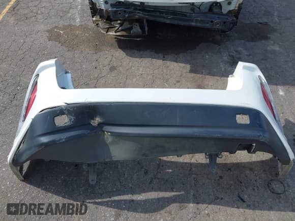 2018 Toyota Prius Plus z VIN JTDKARFP5J3077090, wystawiony jako IAAI lot #42888175 z przebiegiem 192 157 mil mil oraz . Historia ofert i sprzedaży dostępna na DreamBid. Obrazek 12.