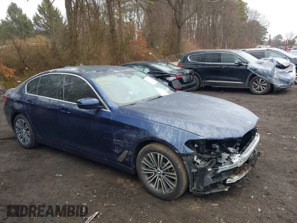 2019 BMW 5 Series 540i xDrive z VIN WBAJE7C51KWW10587, wystawiony jako IAAI lot #41838935 z przebiegiem 85 655 mil mil oraz . Historia ofert i sprzedaży dostępna na DreamBid. Obrazek 13.