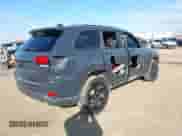 2018 Jeep Grand Cherokee Laredo E z VIN 1C4RJFAG4JC370502, wystawiony jako IAAI lot #41342367 z przebiegiem 104 307 mil mil oraz . Historia ofert i sprzedaży dostępna na DreamBid. Obrazek 4.