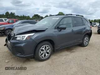 2020 Subaru Forester Premium z VIN JF2SKAJC9LH514406, wystawiony jako Copart lot #70204095 z przebiegiem 48 348 mil mil oraz Szkoda całkowita • Salvage title. Historia ofert i sprzedaży dostępna na DreamBid. Obrazek 1.