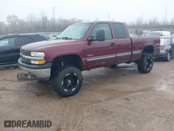 2000 Chevrolet Silverado 1500 LS с VIN 2GCEK19T1Y1173450, выставлен на аукционе IAAI как лот 41218707 с пробегом Не указан миль и . История ставок и продаж доступна на DreamBid. Изображение 2.