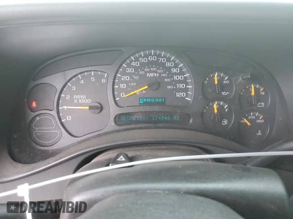 2005 GMC Sierra 1500 SLE z VIN 2GTEK13T751180214, wystawiony jako Copart lot #84294625 z przebiegiem 174 546 mil mil oraz Czysty tytuł • Clean title. Historia ofert i sprzedaży dostępna na DreamBid. Obrazek 9.