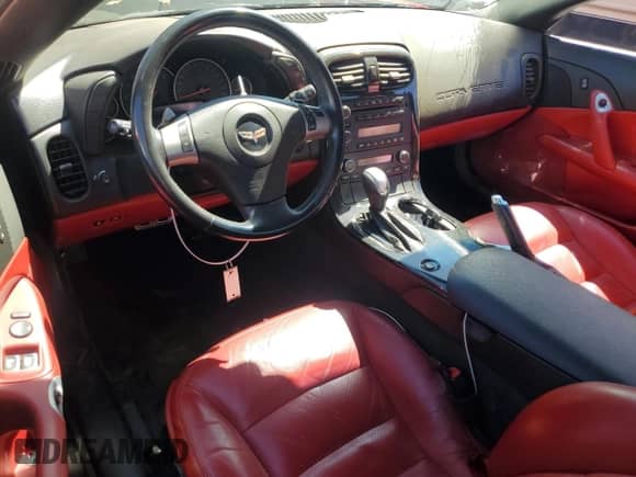 2010 Chevrolet Corvette 2LT с VIN 1G1YF2DW1A5101458, выставлен на аукционе Copart как лот 53682255 с пробегом 77 023 миль миль и Списание • Salvage title. История ставок и продаж доступна на DreamBid. Изображение 8.