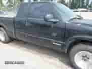 1998 Chevrolet S-10 LS with VIN 1GCCS19X0W8190289, listed as a IAAI auction lot 42342516 with Not provided miles and . Bid and sale history available at DreamBid. Image 6.