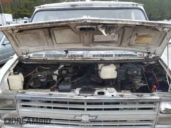 1986 Chevrolet Chevy Van with VIN 1GCEG25N0G7172290, listed as a Copart auction lot 84010474 with 90,574 mi miles and Clean title. Bid and sale history available at DreamBid. Image 12.