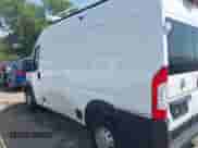 2022 Ram ProMaster Cargo z VIN 3C6LRVBG7NE109619, wystawiony jako IAAI lot #42807528 z przebiegiem 66 339 mil mil oraz . Historia ofert i sprzedaży dostępna na DreamBid. Obrazek 6.