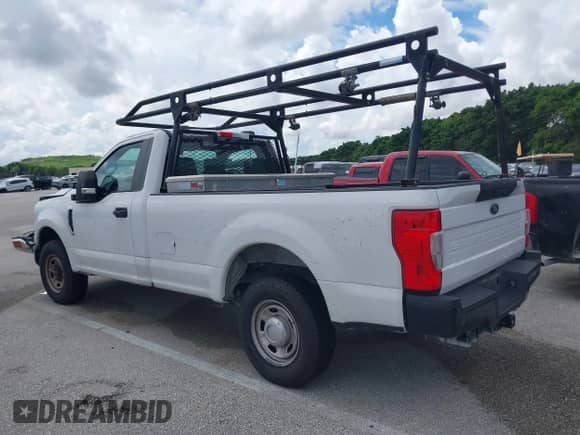 2020 Ford F-250 XL z VIN 1FTBF2A64LED11251, wystawiony jako IAAI lot #43145926 z przebiegiem 83 916 mil mil oraz . Historia ofert i sprzedaży dostępna na DreamBid. Obrazek 3.