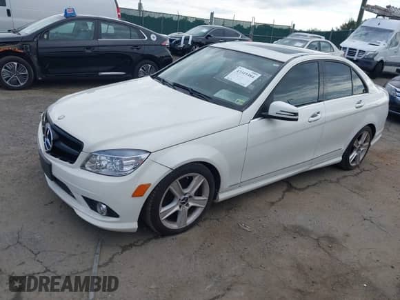 2010 Mercedes-Benz C 300 Sport с VIN WDDGF8BB9AF485480, выставлен на аукционе IAAI как лот 43319384 с пробегом 181 346 миль миль и . История ставок и продаж доступна на DreamBid. Изображение 18.