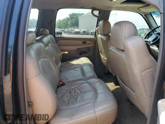 2002 Chevrolet Suburban Z71 z VIN 3GNFK16Z22G216048, wystawiony jako Copart lot #60589495 z przebiegiem 198 760 mil mil oraz Czysty tytuł • Clean title. Historia ofert i sprzedaży dostępna na DreamBid. Obrazek 11.