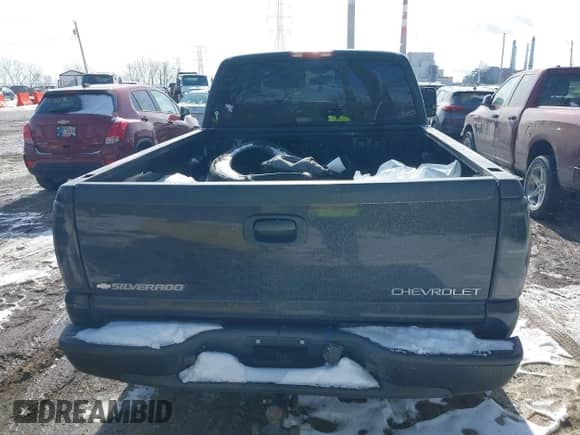 2004 Chevrolet Silverado 2500HD LS with VIN 1GCHK29294E304482, listed as a IAAI auction lot 41598611 with 200,042 mi miles and . Bid and sale history available at DreamBid. Image 16.