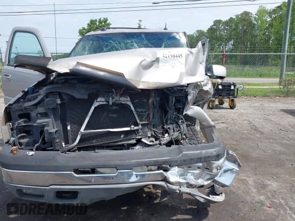2005 Chevrolet Avalanche Z66 with VIN 3GNEC12Z05G231960, listed as a IAAI auction lot 42198445 with 225,245 mi miles and . Bid and sale history available at DreamBid. Image 12.