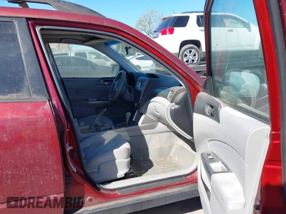 2010 Subaru Forester X Premium с VIN JF2SH6CC9AH917839, выставлен на аукционе IAAI как лот 43457944 с пробегом 257 088 миль миль и . История ставок и продаж доступна на DreamBid. Изображение 5.