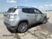 2019 Jeep Compass Latitude z VIN 3C4NJCBB3KT769536, wystawiony jako Copart lot #68518575 z przebiegiem 115 621 mil mil oraz Szkoda całkowita • Salvage title. Historia ofert i sprzedaży dostępna na DreamBid. Obrazek 3.