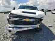 2024 Chevrolet Silverado 2500HD LT z VIN 2GC4YNEY6R1272978, wystawiony jako Copart lot #80916195 z przebiegiem 38 181 mil mil oraz Szkoda całkowita • Salvage title. Historia ofert i sprzedaży dostępna na DreamBid. Obrazek 5.