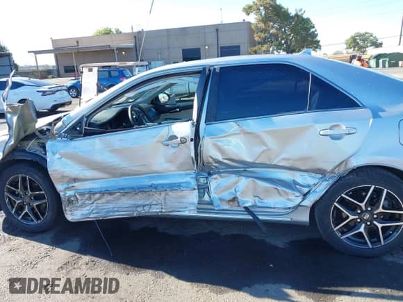 2013 Toyota Camry LE z VIN 4T1BD1FK8DU086213, wystawiony jako IAAI lot #43007894 z przebiegiem 88 970 mil mil oraz . Historia ofert i sprzedaży dostępna na DreamBid. Obrazek 15.