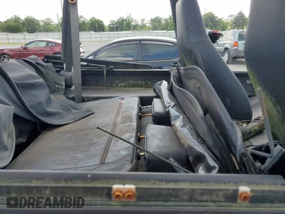 1993 Jeep Wrangler S z VIN 1J4FY19P7PP228002, wystawiony jako Copart lot #60000135 z przebiegiem 137 858 mil mil oraz Czysty tytuł • Clean title. Historia ofert i sprzedaży dostępna na DreamBid. Obrazek 10.