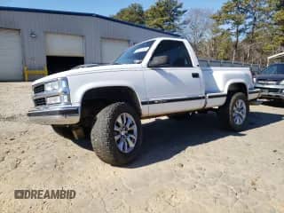 1997 Chevrolet Silverado 1500 with VIN 1GCEC14R5VZ205358, listed as a Copart auction lot 88252645 with 182,086 mi miles and Salvage title. Bid and sale history available at DreamBid. Image 1.