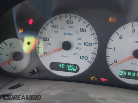 2004 Dodge Caravan SXT with VIN 2D4GP44L84R533458, listed as a IAAI auction lot 43257461 with 307,851 mi miles and . Bid and sale history available at DreamBid. Image 7.