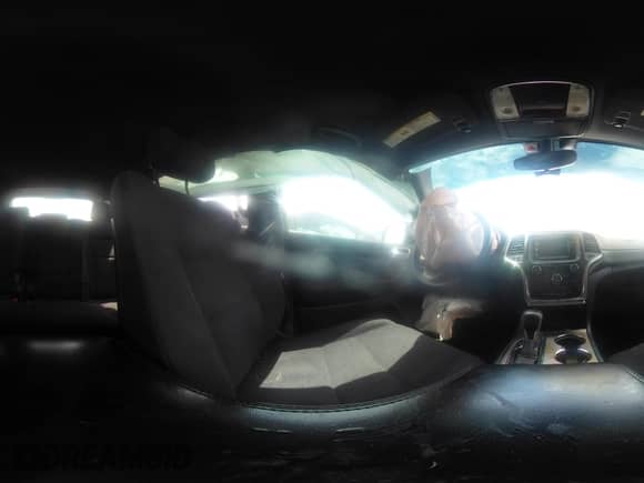 2017 Jeep Grand Cherokee Laredo z VIN 1C4RJFAG5HC808308, wystawiony jako IAAI lot #43023843 z przebiegiem 142 711 mil mil oraz . Historia ofert i sprzedaży dostępna na DreamBid. Obrazek 18.