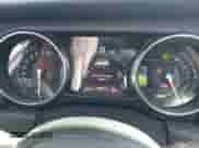 2021 Jeep Wrangler Unlimited Sahara z VIN 1C4JJXP63MW716690, wystawiony jako IAAI lot #42087879 z przebiegiem 40 889 mil mil oraz . Historia ofert i sprzedaży dostępna na DreamBid. Obrazek 7.