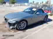 2007 BMW Z4 3.0i с VIN 4USBU33567LW70595, выставлен на аукционе IAAI как лот 41680666 с пробегом 89 840 миль миль и . История ставок и продаж доступна на DreamBid. Изображение 2.