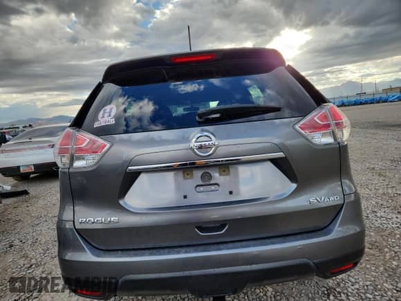 2015 Nissan Rogue SV with VIN KNMAT2MV8FP539737, listed as a Copart auction lot 85330955 with 209,389 mi miles and Clean title. Bid and sale history available at DreamBid. Image 6.
