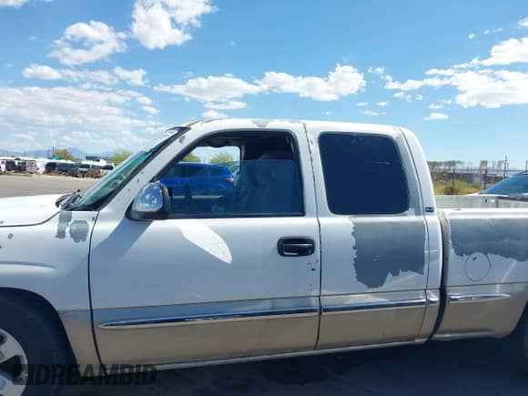 2000 GMC Sierra 1500 SLE z VIN 2GTEC19T9Y1372226, wystawiony jako IAAI lot #42571297 z przebiegiem 276 963 mil mil oraz . Historia ofert i sprzedaży dostępna na DreamBid. Obrazek 14.