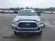 2018 Toyota Tacoma SR5 с VIN 5TFSZ5AN4JX156296, выставлен на аукционе IAAI как лот 41911608 с пробегом 105 340 миль миль и . История ставок и продаж доступна на DreamBid. Изображение 12.