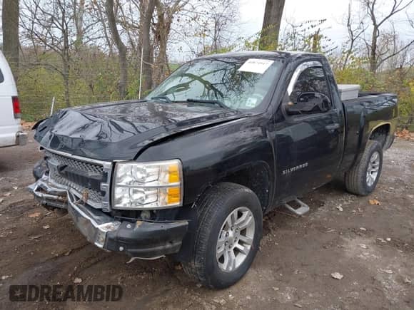 2013 Chevrolet Silverado 1500 Work Truck z VIN 1GCNCPEX5DZ246572, wystawiony jako IAAI lot #40874917 z przebiegiem 228 819 mil mil oraz . Historia ofert i sprzedaży dostępna na DreamBid. Obrazek 2.
