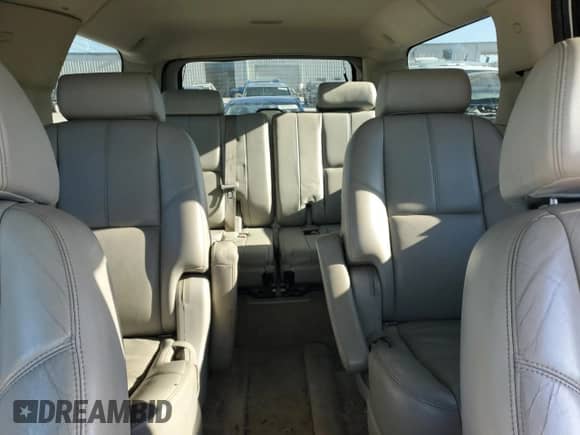 2007 Chevrolet Suburban LT z VIN 3GNFK16357G317202, wystawiony jako Copart lot #70019345 z przebiegiem 201 642 mil mil oraz Szkoda całkowita • Salvage title. Historia ofert i sprzedaży dostępna na DreamBid. Obrazek 10.
