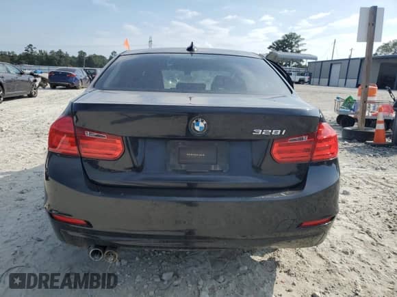 2014 BMW 3 Series 328i с VIN WBA3A5G50ENP30670, выставлен на аукционе Copart как лот 81692065 с пробегом Не указан миль и Списание • Salvage title. История ставок и продаж доступна на DreamBid. Изображение 6.